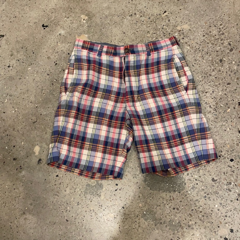 Brooks brothers 32 inch waist short